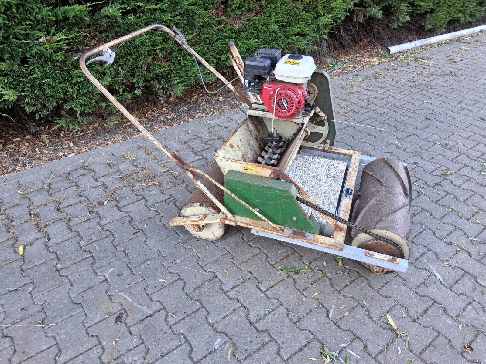 Gazonrol met Honda motor, Tuin en Terras, Grasmaaiers, Honda, Gebruikt, Ophalen of Verzenden, Benzine-grasmaaier