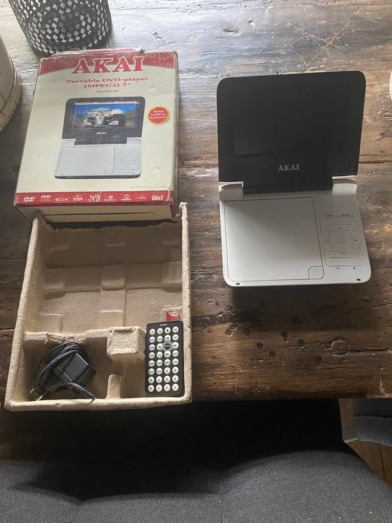 Akai portable dvd speler, Spelcomputers en Games, Spelcomputers | Nintendo NES, Ophalen of Verzenden, Zo goed als nieuw, Zonder controller