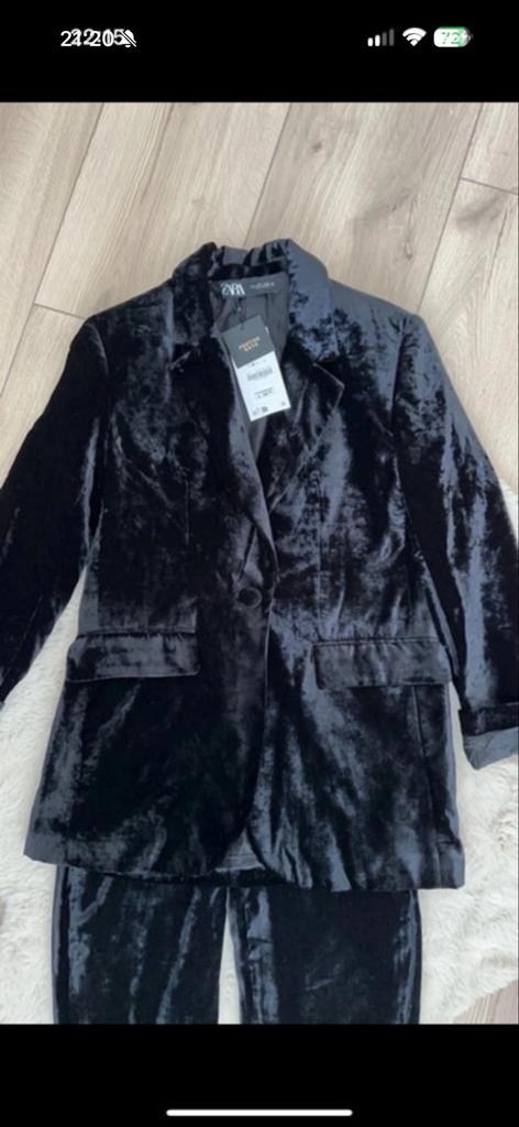 Zara fluwelen kostuum/pak - Nieuw met kaartjes, Kostuum of Pak, Zwart, Nieuw, Ophalen of Verzenden