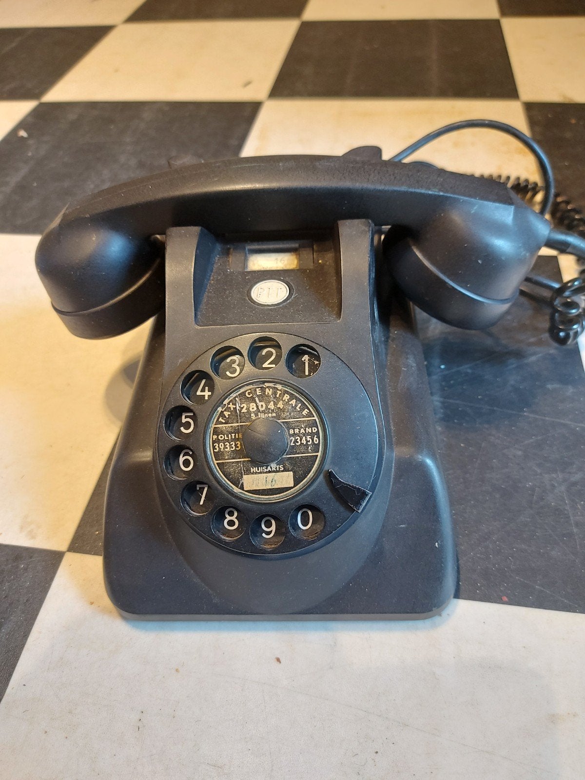 Bakelieten telefoon PTT, Ophalen