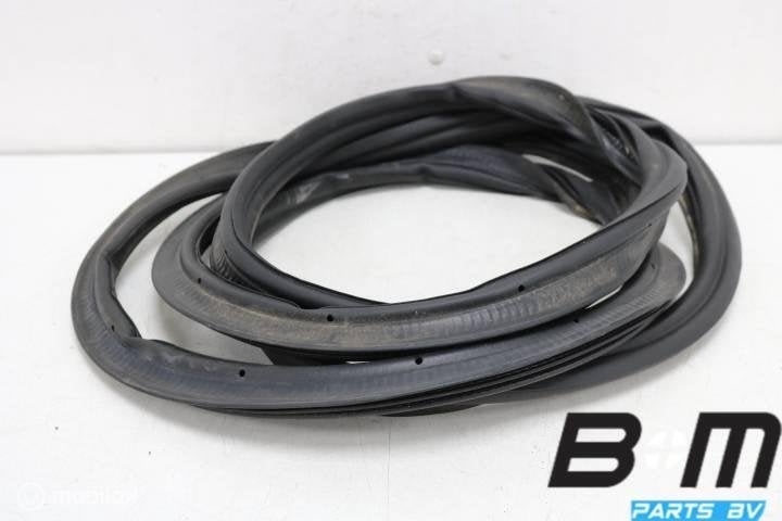 Achterkleprubber VW Tiguan 5NA 5NA827705, Gebruikt