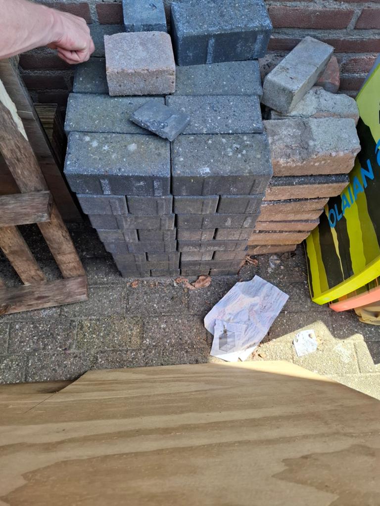 Gratis stenen, Tuin en Terras, Tegels en Klinkers, Ophalen, Beton, Klinkers