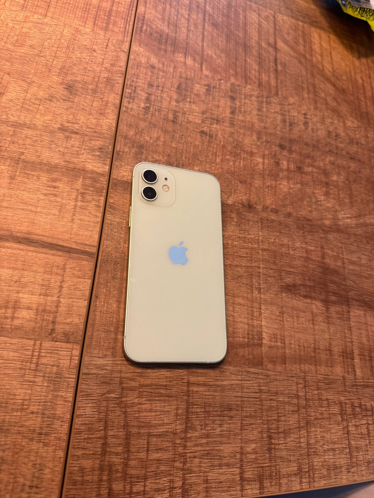 iPhone 12 (lichtgroen) - Opladen via powerbank, Gebruikt, Ophalen of Verzenden, 76 %, Zonder simlock