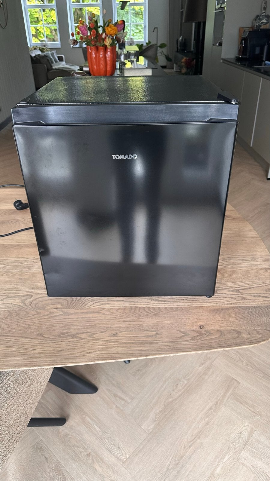 TOMADO Mini vriezer - Zwart, Ophalen, Met vriesvak, Minder dan 45 cm, Minder dan 85 cm