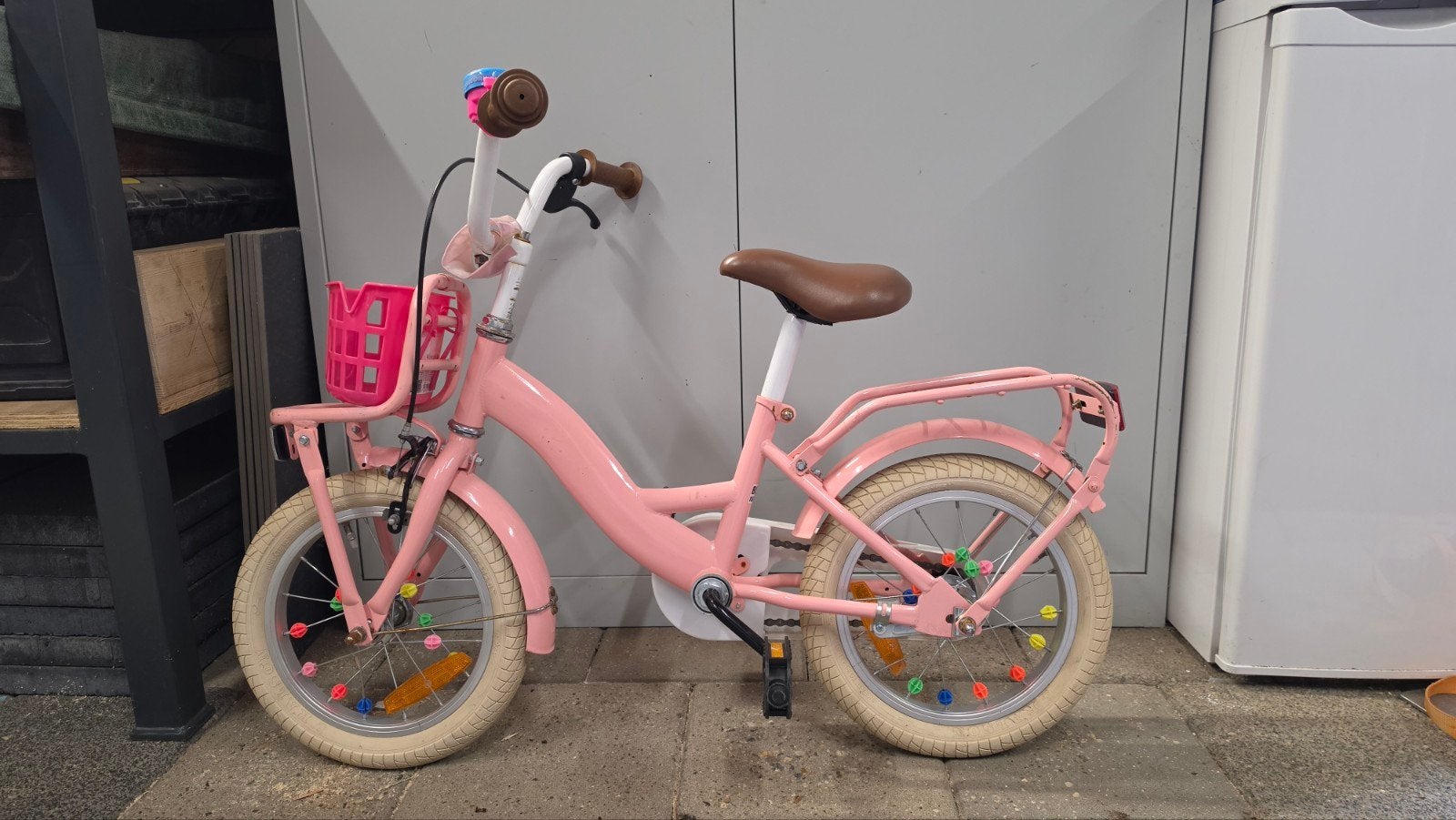 Roze Sjoef kinderfiets met zijwieltjes en mandje, Ophalen, Zijwieltjes, Gebruikt, Minder dan 16 inch