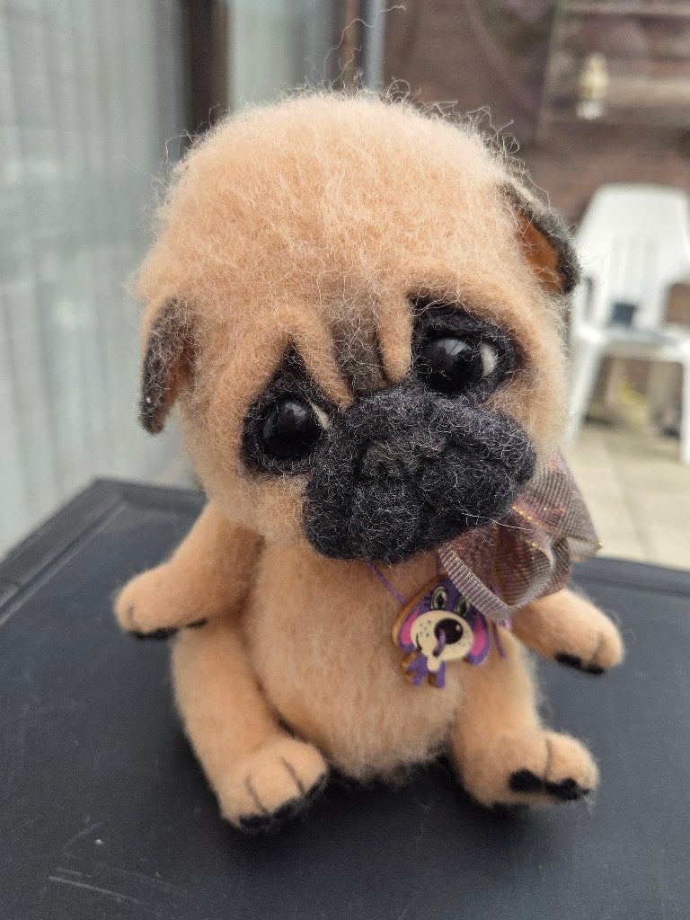Handgemaakte mops hond pup mopshond pug 16 cm Als nieuw, Ophalen of Verzenden, Zo goed als nieuw, Stoffen beer, Overige merken