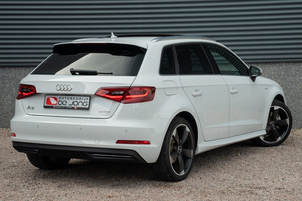 Audi A3 Sportback 1.4 e-tron 204PK PHEV | Panodak | Keyless, 12 maanden, Stof, Gebruikt, 4 cilinders