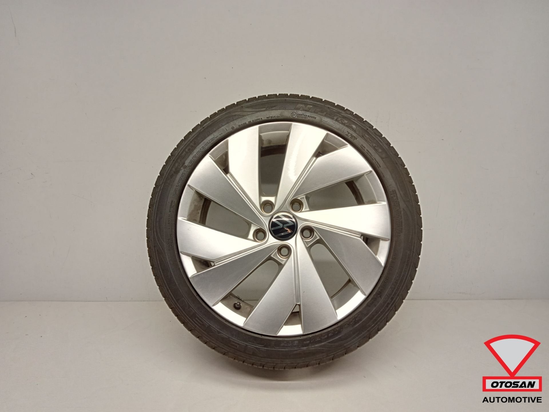 VW Golf 8 Belmont 17 Inch Velg + zomerband 6,5mm 5H0601025C, Gebruikt, Volkswagen, Volkswagen AG, Berliner Ring 2
38440  Wolfsburg, DE