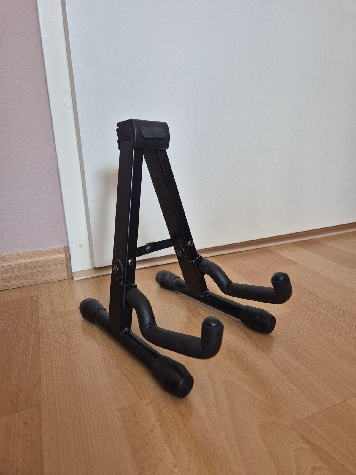 Stagg ukulele standaard - Zwart, Opvouwbaar, Muziek en Instrumenten, Standaards, Ophalen of Verzenden, Zo goed als nieuw, Instrumentstandaard