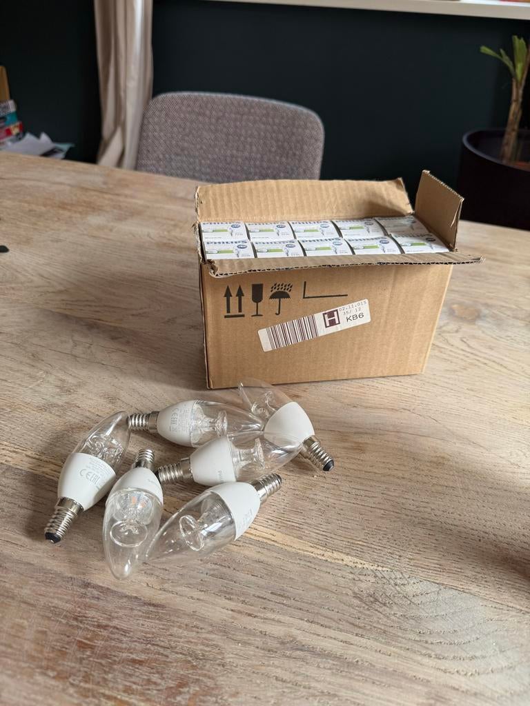 Philips LED Kaarslamp E14 - Nieuw in doos (20 stuks), Ophalen of Verzenden, Zo goed als nieuw