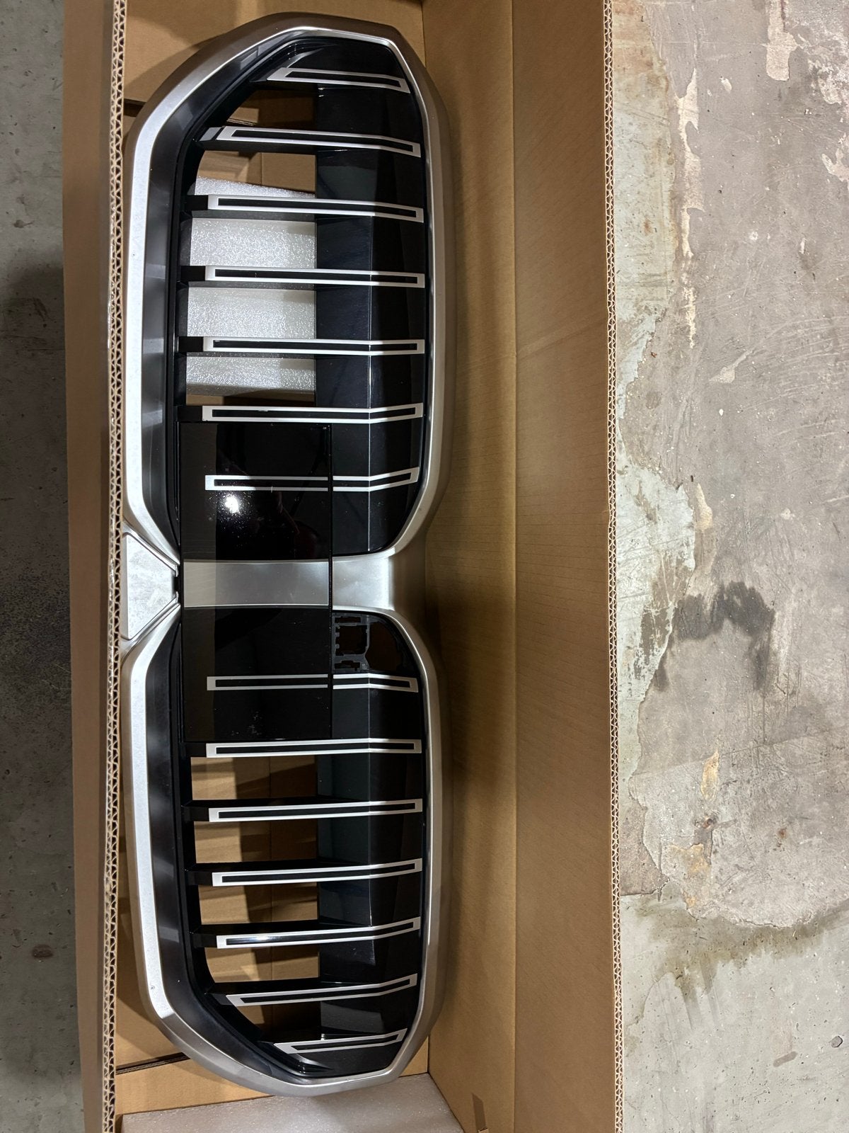 BMW Grill 5 Serie G60 G61 - Zo goed als nieuw, Gebruikt, Voor, Ophalen of Verzenden, Bumper