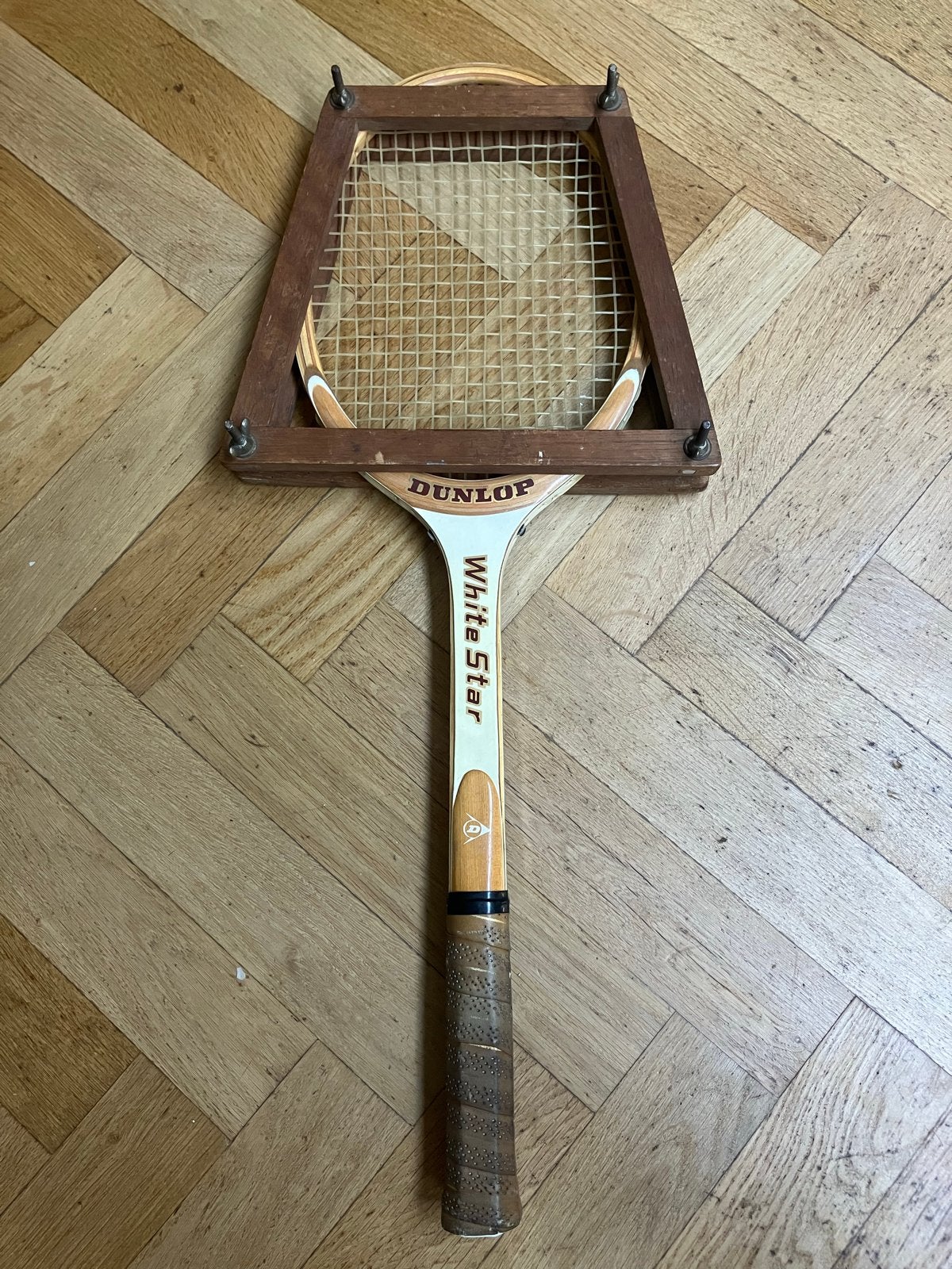 Vintage Dunlop White Star Tennisracket met houten klem, Ophalen, Gebruikt, Racket, Dunlop
