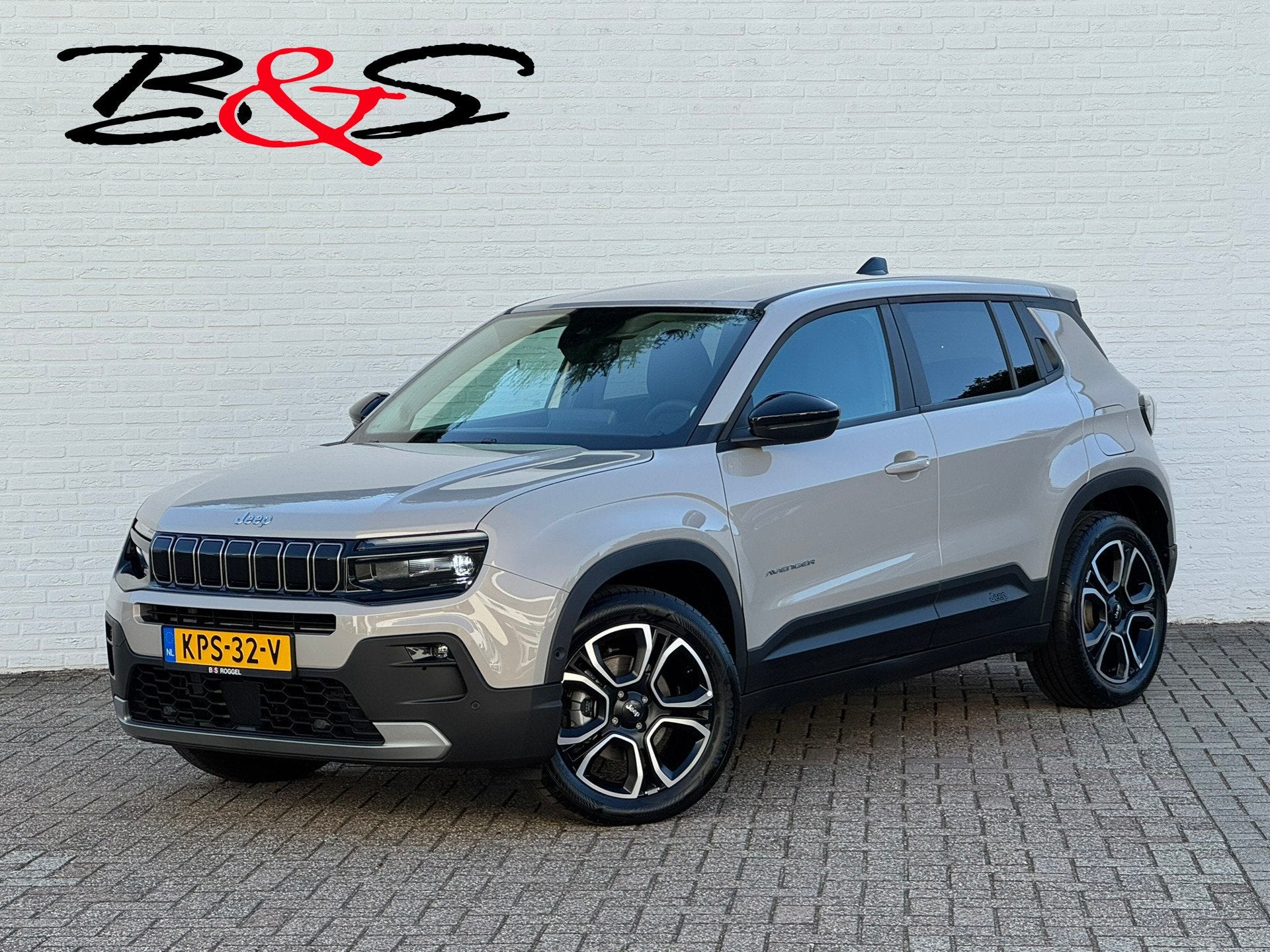 Jeep AVENGER Summit 54 kWh SOH 96% Clima Camera Carplay Adap, Auto's, Dealer onderhouden, Gebruikt, Zwart, 156 pk