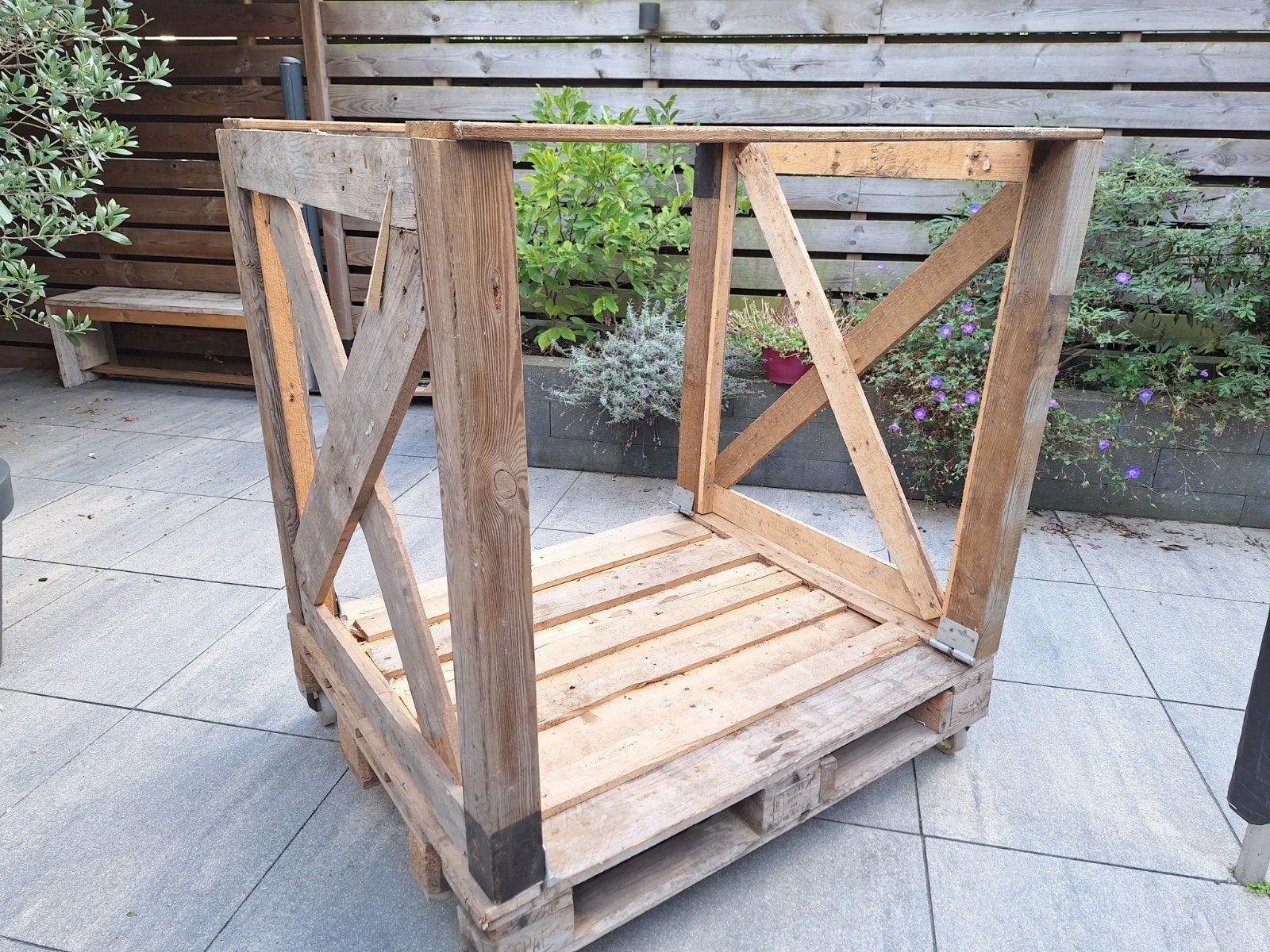 Handige opslag pallet voor haardhout., Minder dan 3 m³, Ophalen
