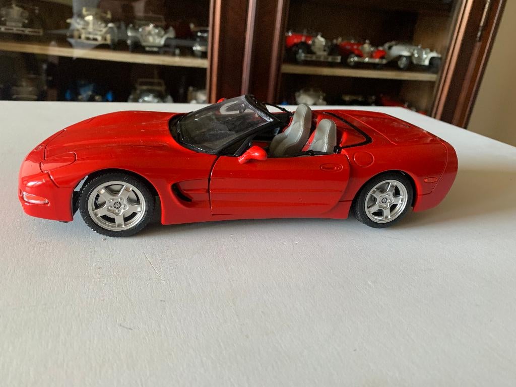 model auto viper  dodge 1op18    8  euro, Ophalen of Verzenden, Zo goed als nieuw, Auto, Bburago