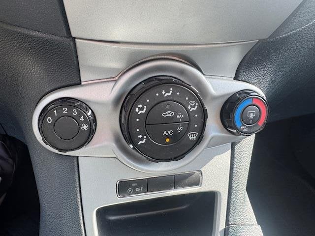 Ford Fiesta 1.6 TDCi ECOnetic Titanium, '12, airco, trekhaak, Auto's, Ford, Voorwielaandrijving, Euro 5, Stof, Gebruikt