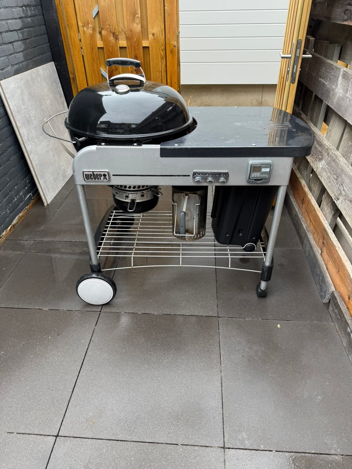Weber Performer, Tuin en Terras, Buitenkeukens, Ophalen, Gebruikt, Houtskool, Vrijstaand