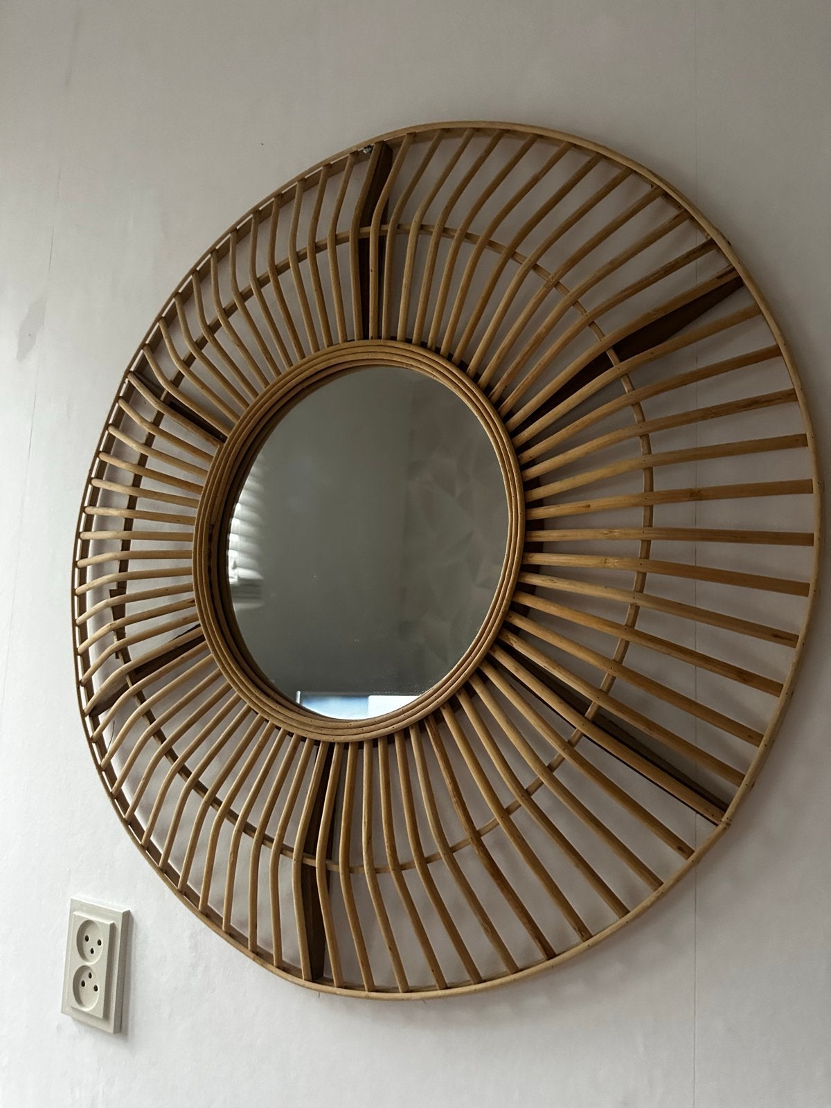 Rotan spiegel - Rond - Bohemian stijl. Kwantum, Huis en Inrichting, Woonaccessoires | Spiegels, Ophalen of Verzenden, Zo goed als nieuw