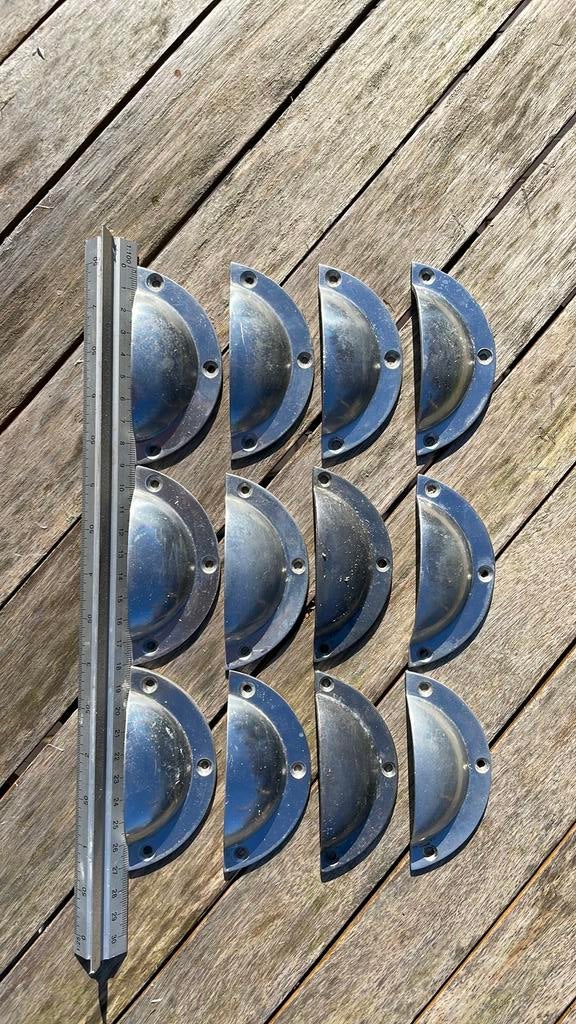 12 metalen komgreepjes, Ophalen, Gebruikt