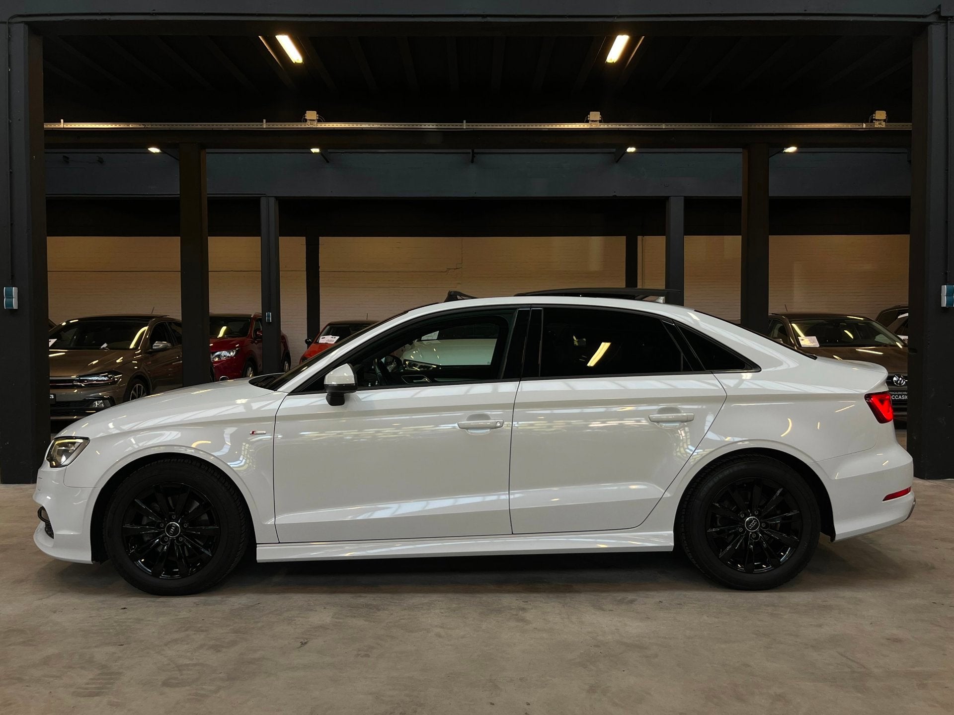 Audi A3 Limousine 1.4 TFSI CoD Ambition Sport Edition Pano/X, Auto's, Voorwielaandrijving, Gebruikt, 4 cilinders, 150 pk