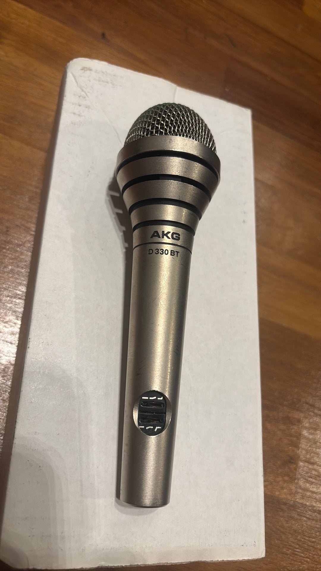 AKG D330BT Microphone /Microfoon igst, Muziek en Instrumenten, Microfoons, Ophalen of Verzenden, Gebruikt, Zangmicrofoon