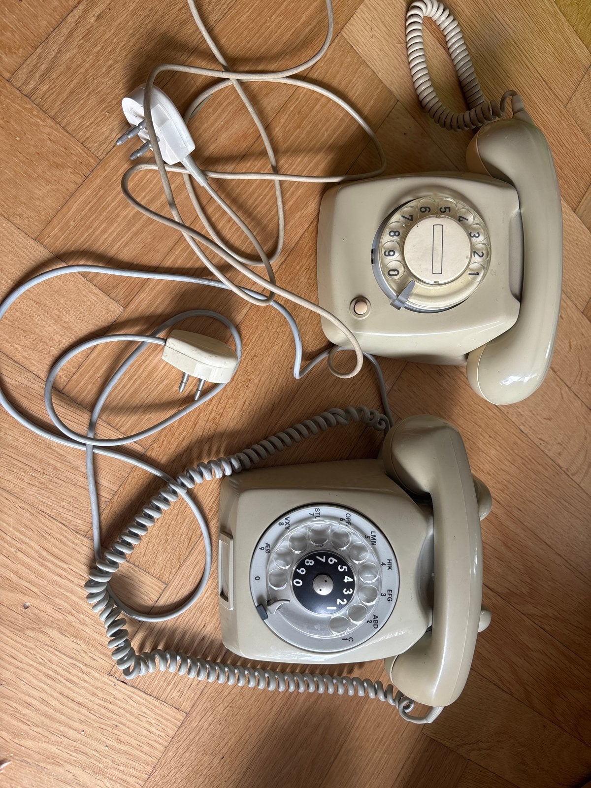 Vintage PTT Ericsson T65 Telefoon en Kirk F68 (2 stuks), Ophalen of Verzenden, 1 handset
