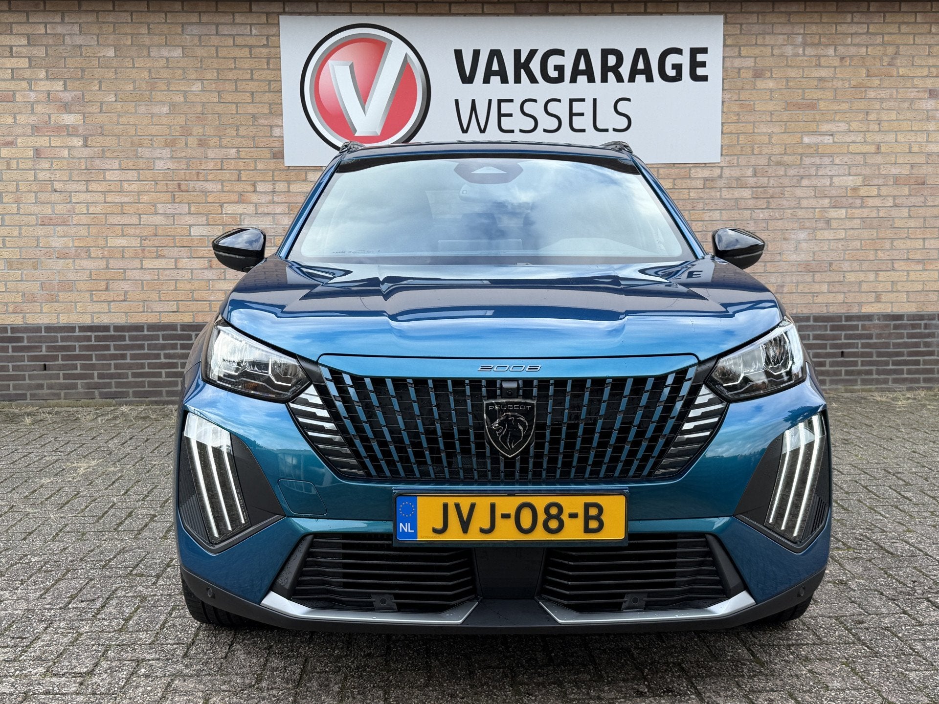Peugeot 2008 1.2 Hybrid 145 Allure Automaat | Camera | PDC |, Gebruikt, 1199 cc, Blauw, Origineel Nederlands