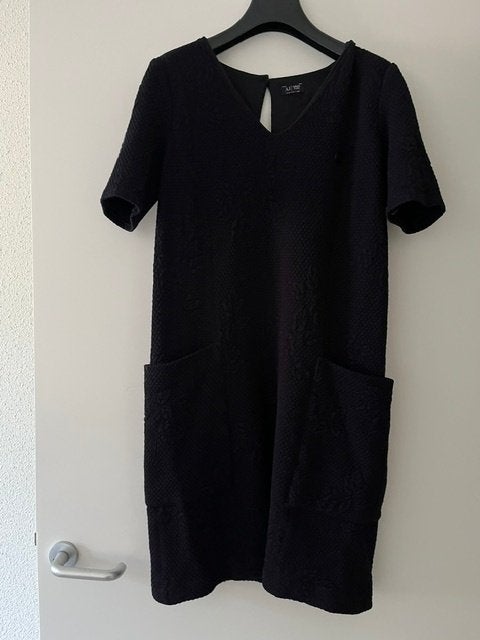 Jurk Armani Jeans 36, Armani, Zo goed als nieuw, Maat 36 (S), Boven de knie