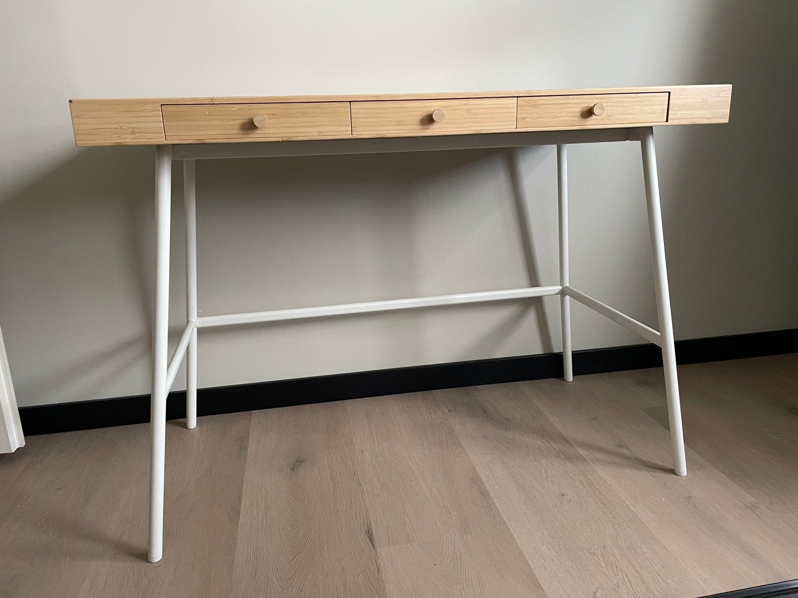IKEA LILLÅSEN bureau, Ophalen, Zo goed als nieuw
