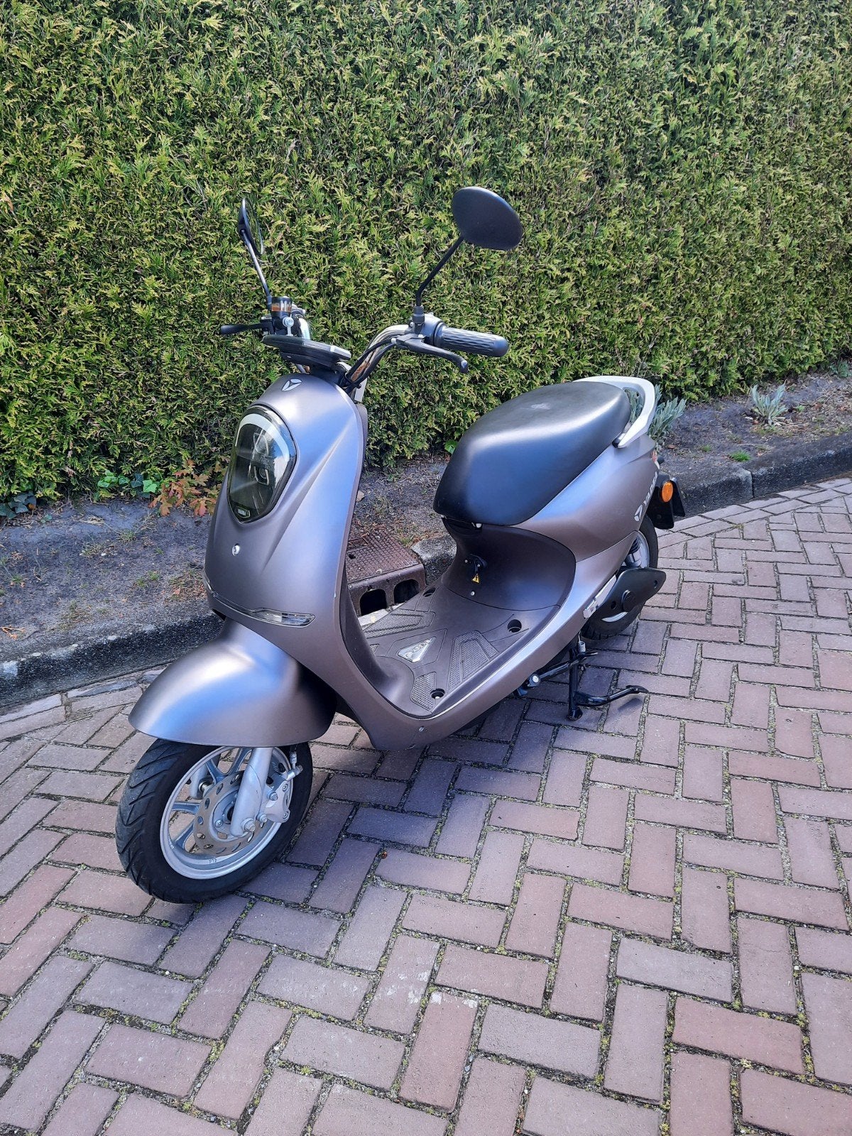 Yadea Elektrische Snorscooter - Weinig kilometers, Ophalen