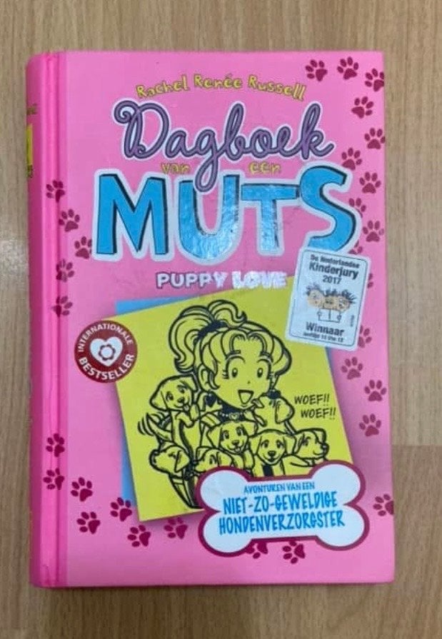 Dagboek van een Muts - Puppy Love (deel 10), Boeken, Ophalen of Verzenden, Zo goed als nieuw
