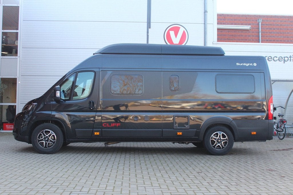 Capron CVE 640 Sunlight Cliff RT640 Adventure Hefdak/Busbike, Caravans en Kamperen, Campers, Automaat, Capron Sunlight, Griftdijk
6515 AE  Nijmegen, NL