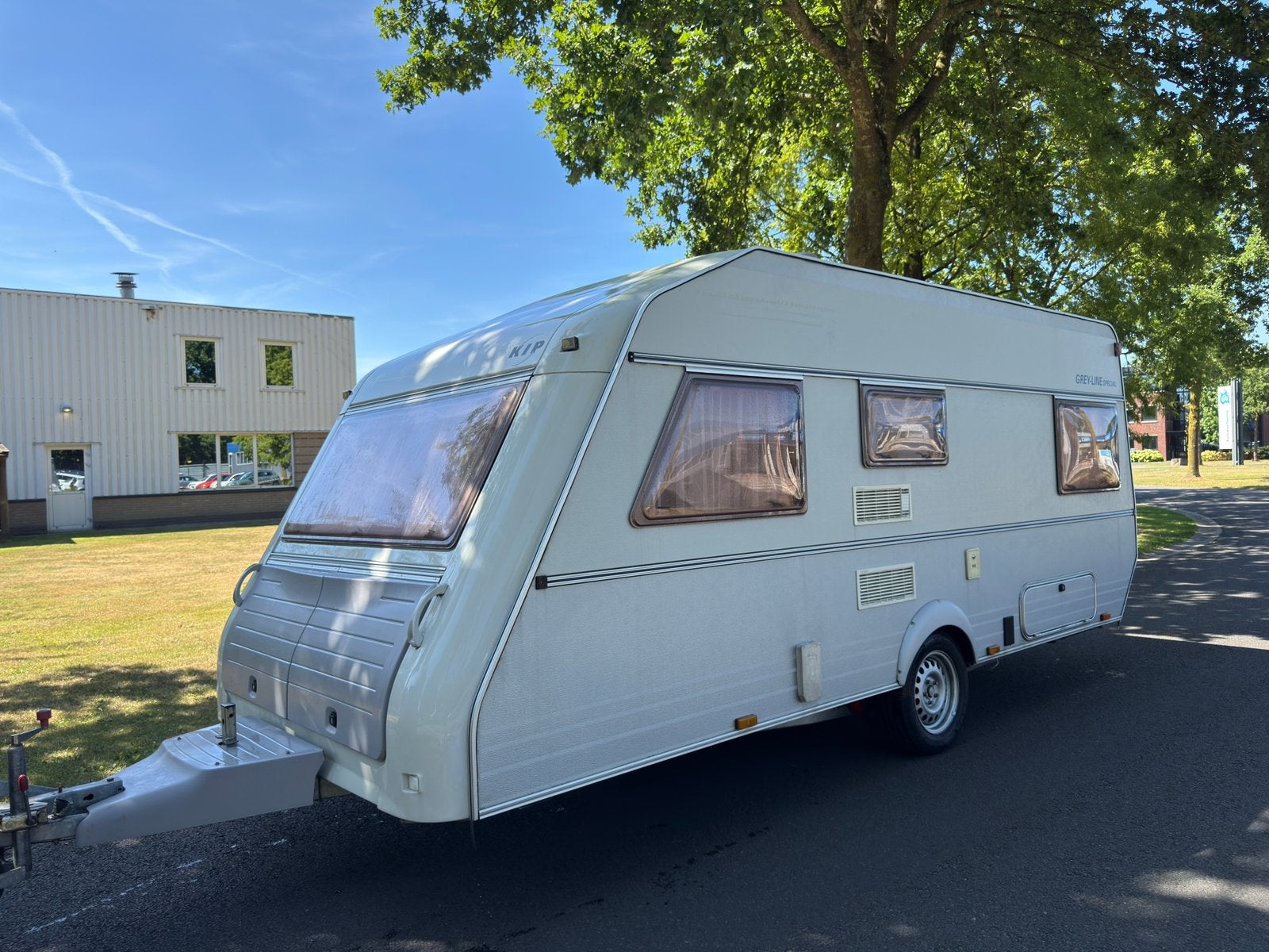Kip BG 50 Greyline Compleet uitgerust, Rondzit, Kip, Frans bed, Particulier