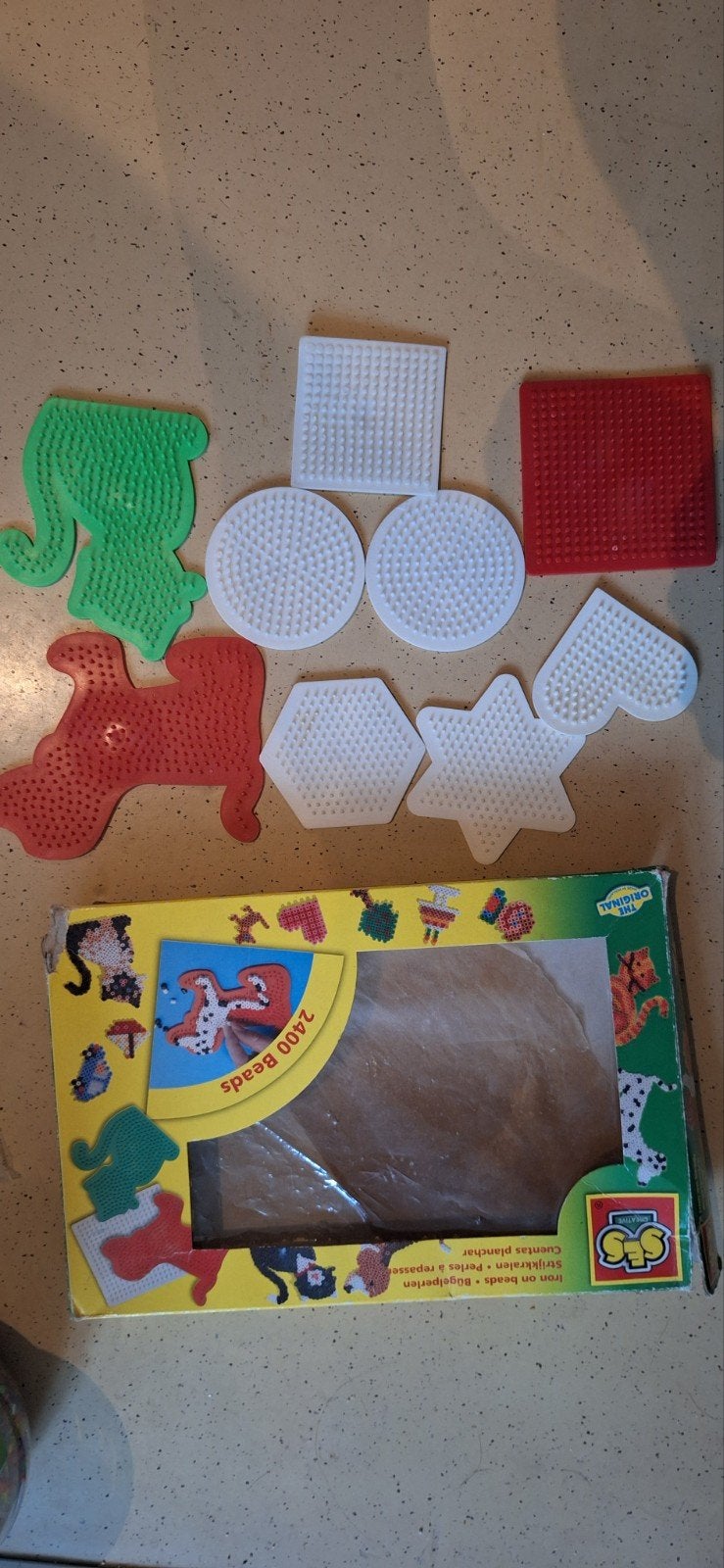 Grote set Hama strijkkralen met diverse grondplaten, Gebruikt, Overige thema's, Meerkleurig, Ophalen of Verzenden