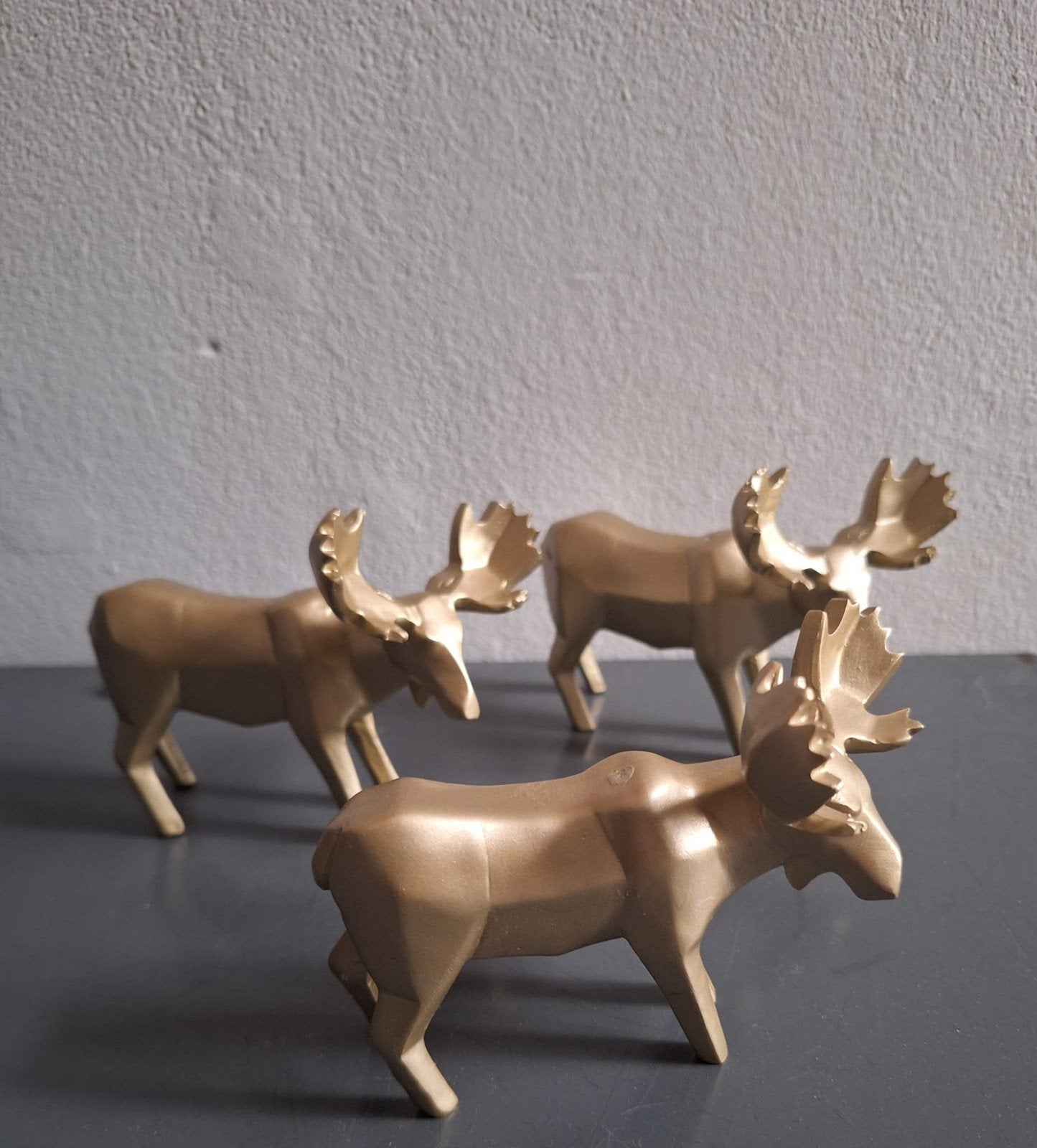 3 massief kunststof goudkleurige elanden, Ophalen of Verzenden, Zo goed als nieuw, Dier