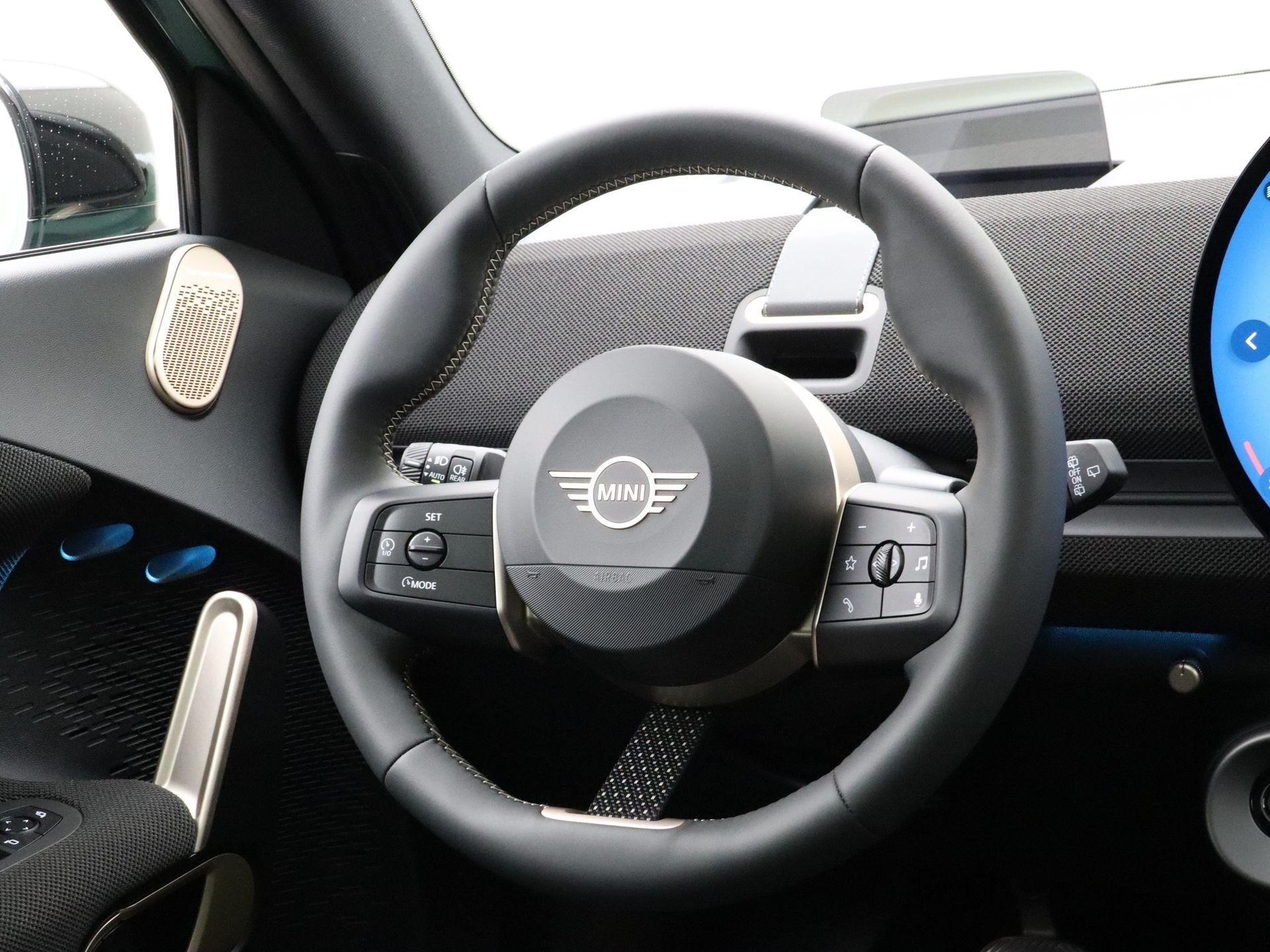 MINI Aceman SE Favoured Pakket L Accu conditie 100%, Auto's, Met garantie (alle), 393 km, SUV of Terreinwagen, 1 cilinders