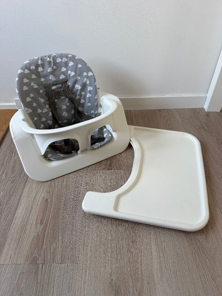 Stokke steps babyzitje met blad, Kinderen en Baby's, Ophalen of Verzenden, Zo goed als nieuw, Meegroeistoel, Gordel(s)