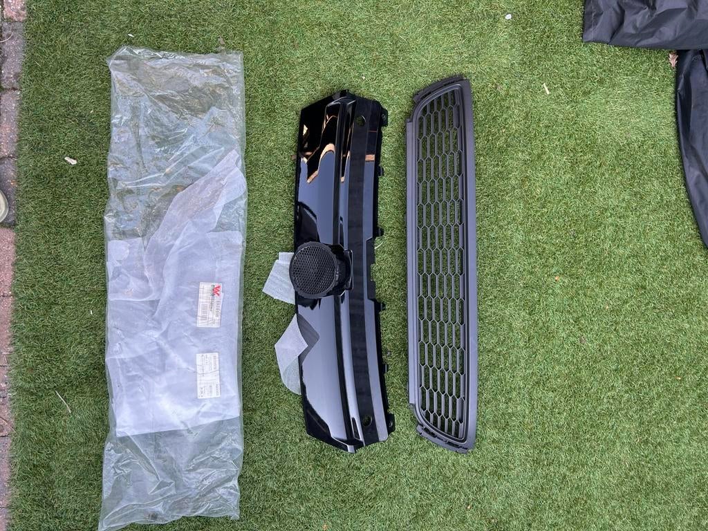 Volkswagen Polo grilrooster model 2009-2014, Ophalen, Nieuw, Volkswagen, Bumper