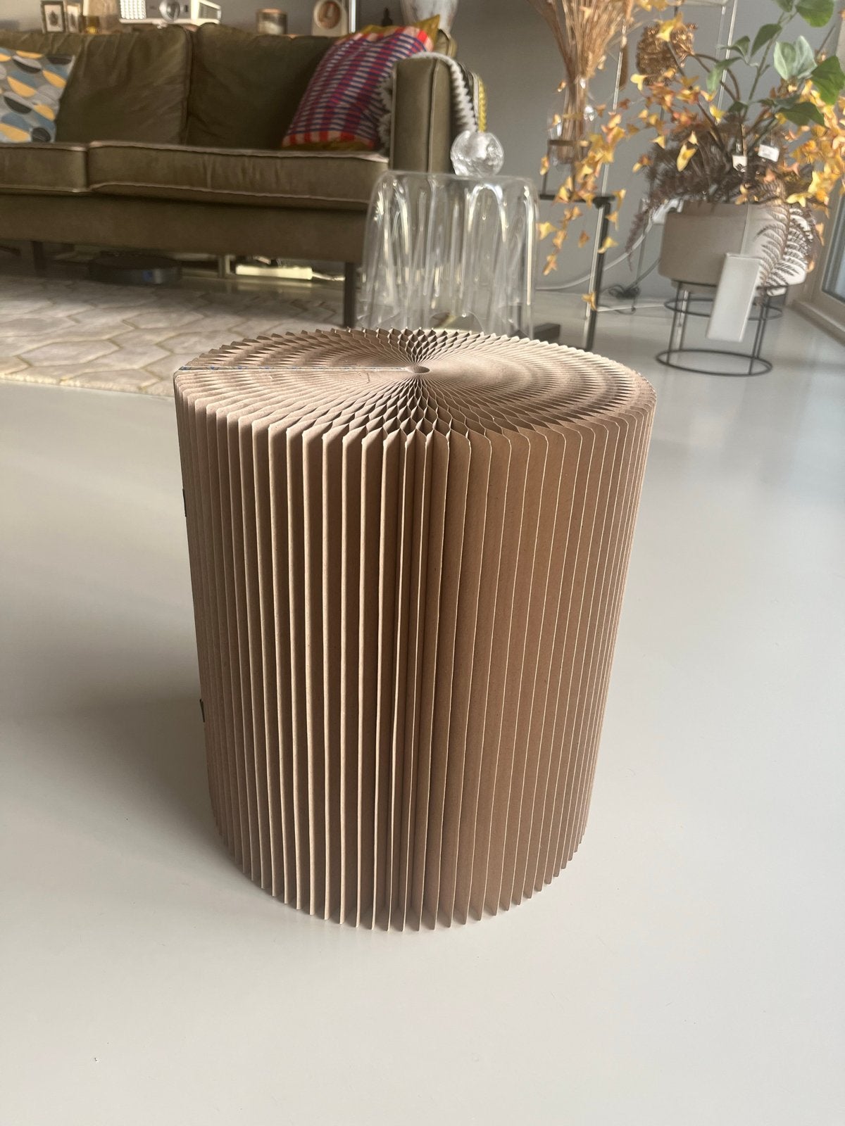 Dutch Design Vouwbare Kartonnen Bijzettafel, Overige materialen, Minder dan 55 cm, Gebruikt, Rond