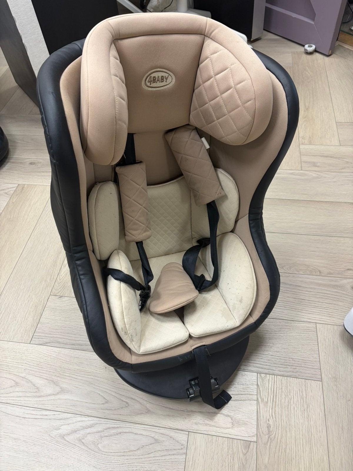 4 baby auto stoel, Autogordel, 15 t/m 36 kg, Zo goed als nieuw, Ophalen