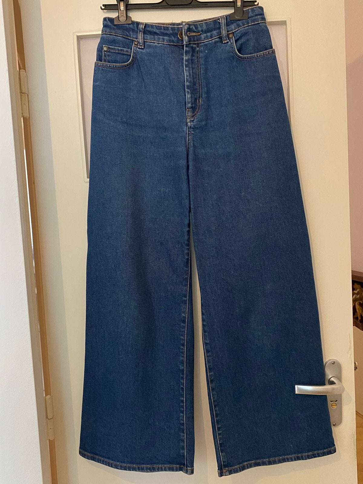 Dames jeans van Weekend MaxMara - Maat 36, Ophalen of Verzenden, Zo goed als nieuw, Blauw, W28 - W29 (confectie 36)
