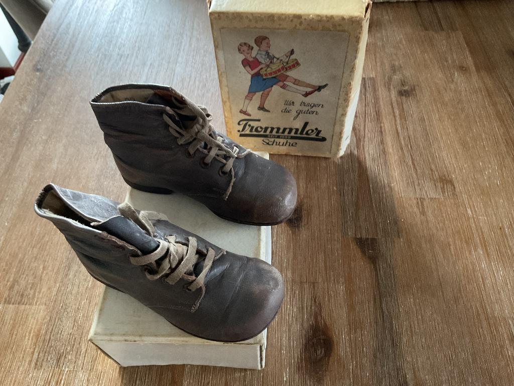 Kinderschoentjes jaren30/40 Trommler schuhe, Verzamelen, Militaria | Tweede Wereldoorlog, Ophalen of Verzenden, Overige soorten