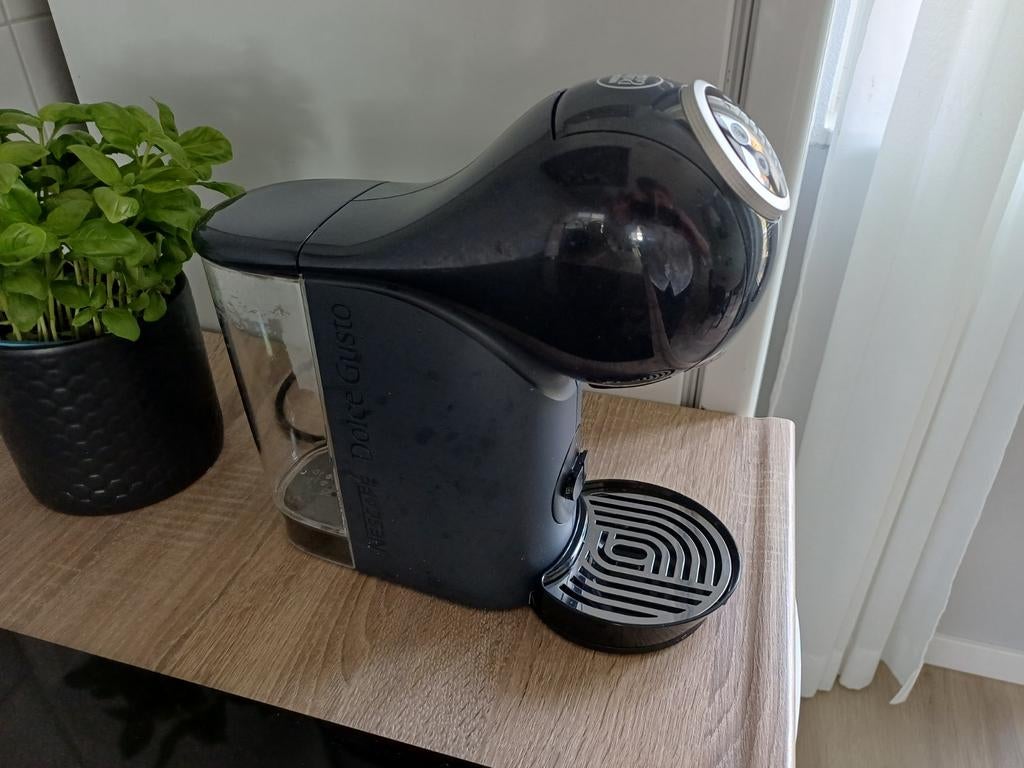 Nescafé Dolce Gusto Genio S Plus koffiezetapparaat, Koffiemachine, Ophalen of Verzenden, Zo goed als nieuw, 1 kopje