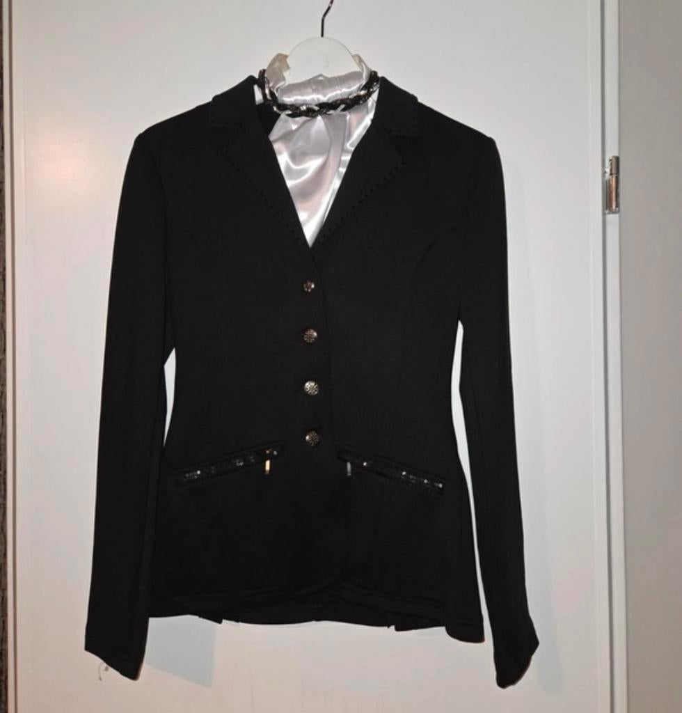 Prachtig zwart dressuurjasje maat xs met steentjes, Dieren en Toebehoren, Paardrijkleding, Ophalen of Verzenden, Zo goed als nieuw