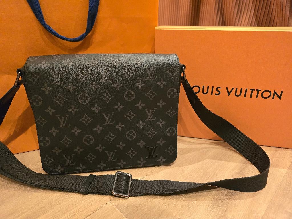 Louis Vuitton Messenger bag voor heren. Origineel met bon, Ophalen of Verzenden, Zo goed als nieuw, Zwart