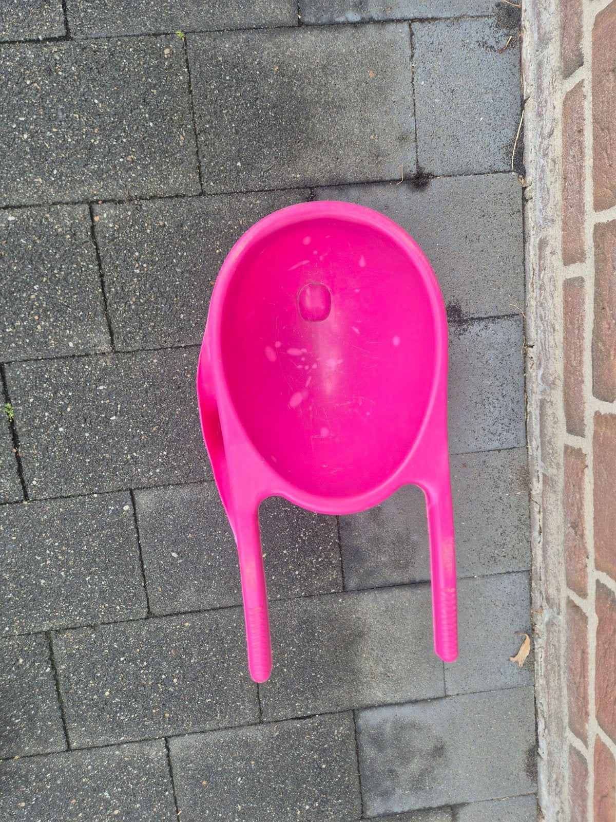 Roze kinder kruiwagen, Ophalen