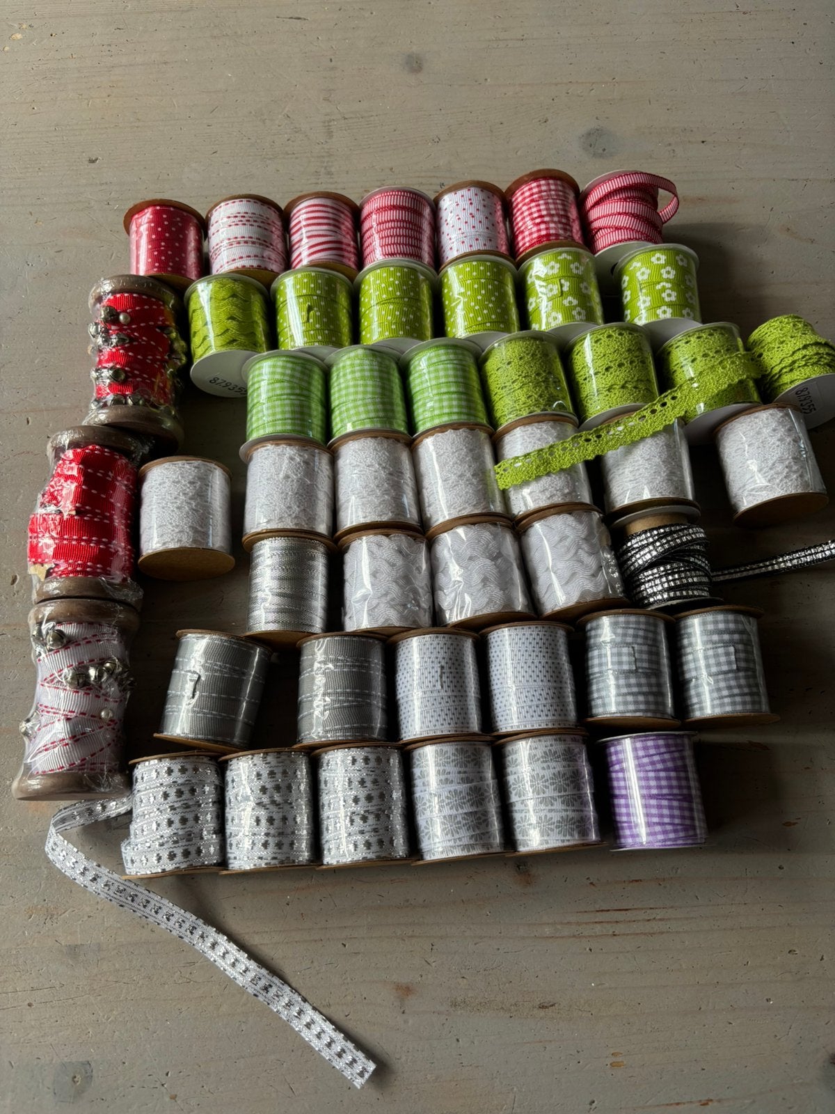 Heleboel nieuwe klosjes lint, Ophalen of Verzenden, Nieuw, Overige typen