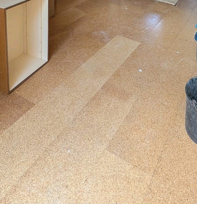 Kurkvloer kliklaminaat (beschadigd), Ophalen, Overige materialen, 50 tot 150 cm, 10 m² of meer