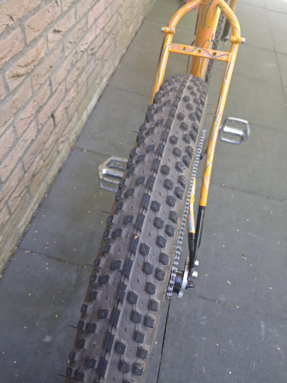 Foto 5 van klunker mountainbike 27.5 plus banden
