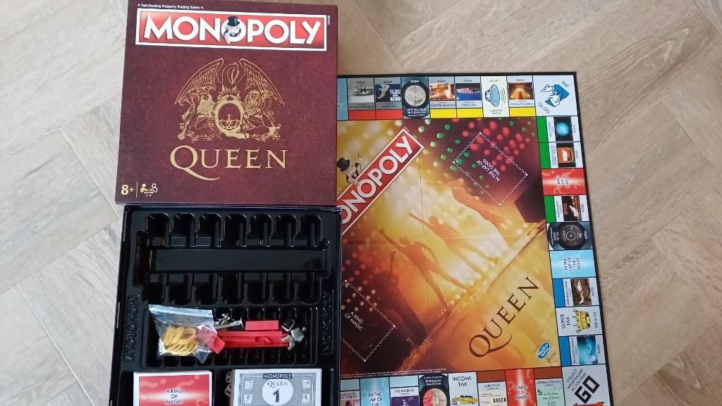 bordspel pop muziek Monopoly Queen Monopolie nieuw, Vijf spelers of meer, Ophalen of Verzenden, Nieuw, Monopoly